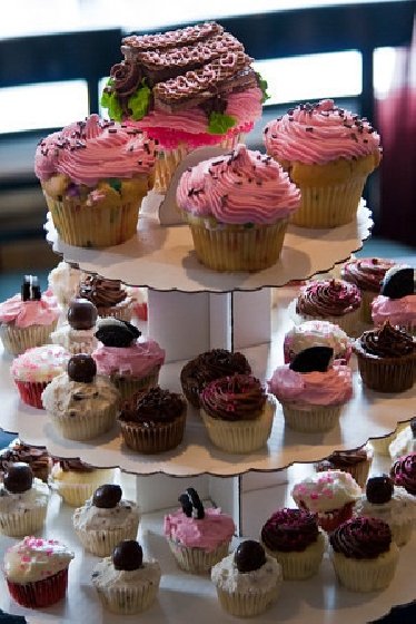 torre de cupcakes - scrumptiousphotography