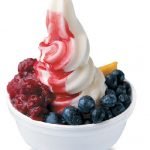 Frozen Yogurt com frutas e caldas - Social Media Buff