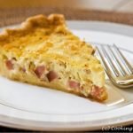 Fatia de quiche lorraine - cooking on the side