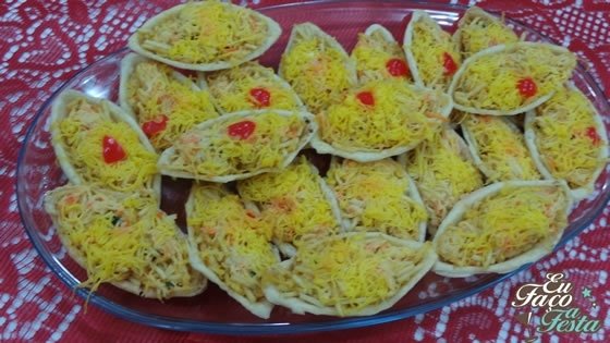 Barquete de salpicão com fios de ovos