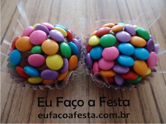 Brigadeiro com confete