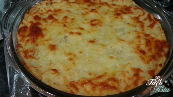 Torta de batata com recheio de carne seca