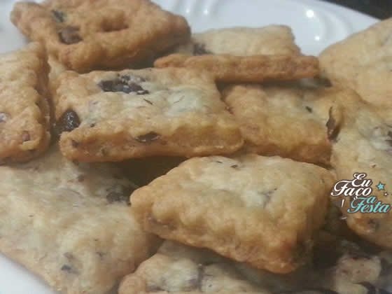 Biscoitinho de parmesão com azeitona