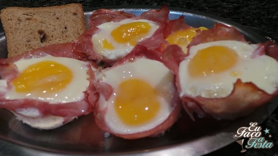 Cestinhas de presunto com ovo