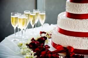 Recepção de casamento - bolo com champanhe