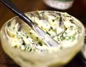 Manteiga aromática de ervas