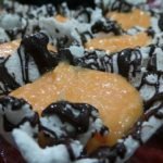 Cestinhas de tapioca com chocolate e brigadeiro de cenoura