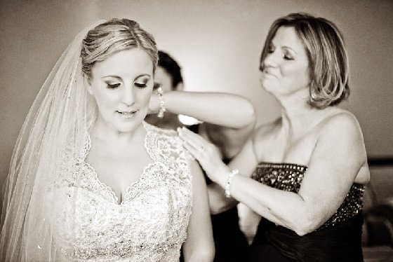 Noiva com mãe em casamento - lorussostudios