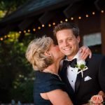 Noivo com mãe em casamento - tahoeweddingphotojournalism