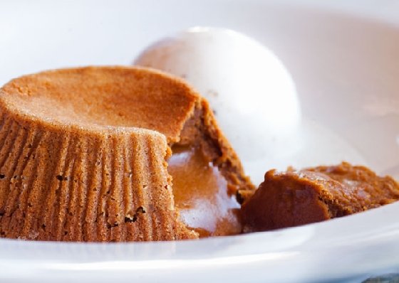 Petit Gateau de Doce de Leite - bonappetit