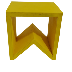 Banco Bandeirinha amarelo
