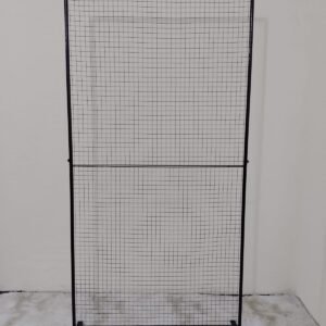 Painel telado preto retangular